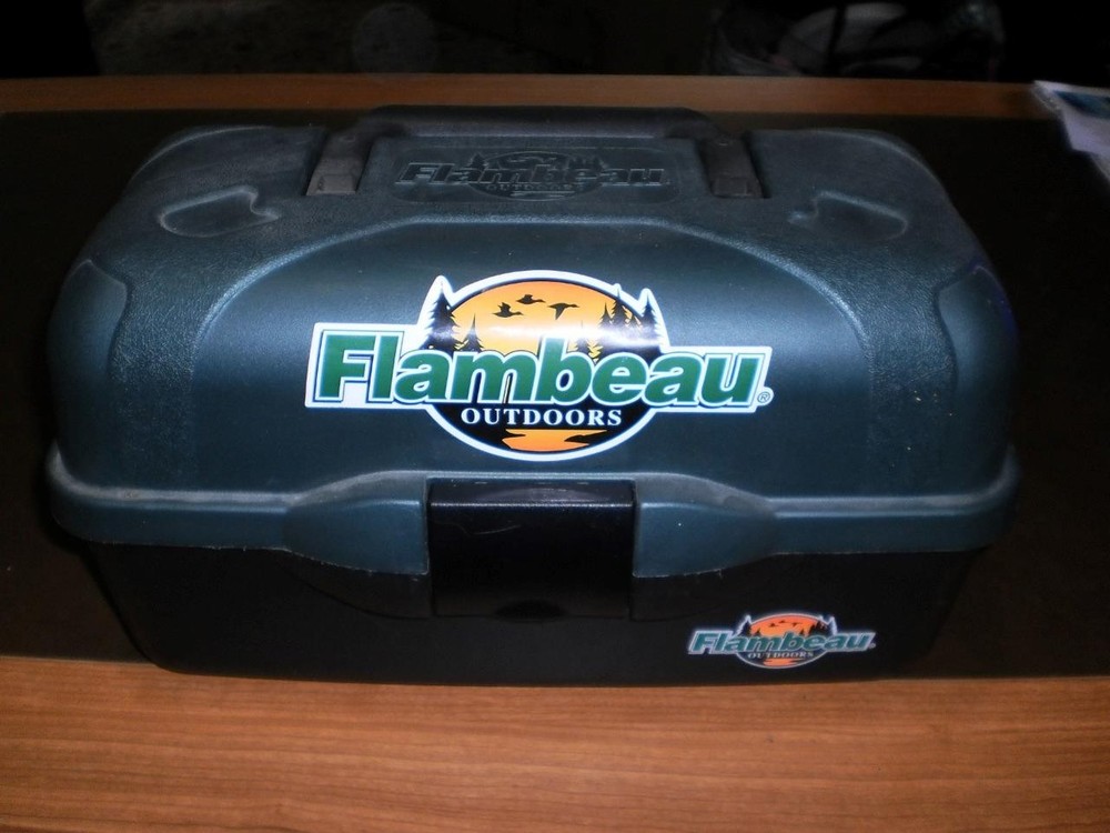 Flambeau Outdoors 2-Tray Tackle Box Barely Used Green and Black Knot Notes