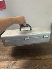Vintage UMCO Corporation Model 500 Stipple Aluminum Tier Tackle Box 5″x7″x18″