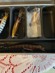 Vintage UMCO Model 10IF-1 Two Sided Aluminum Terminal Tackle Box / 8 Lures