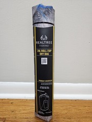 Realtree Fishing 20L Roll-Top Dry Bag – Water Repellent Wind Resistent