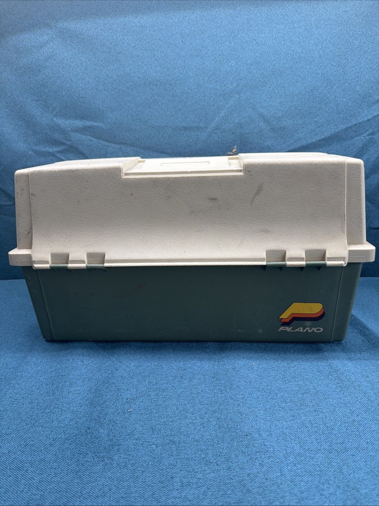 Vintage Plano 8606 Tackle Box With Dividers