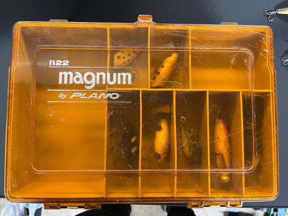 Vintage Plano Magnum Double Sided Tackle Box 1122 & 11 Lures Jitterbug, Bombers