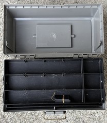 VTG Rebel Fishing Tackle Box #530 Made In USA“With 10 Lures”a few waterless/VTG