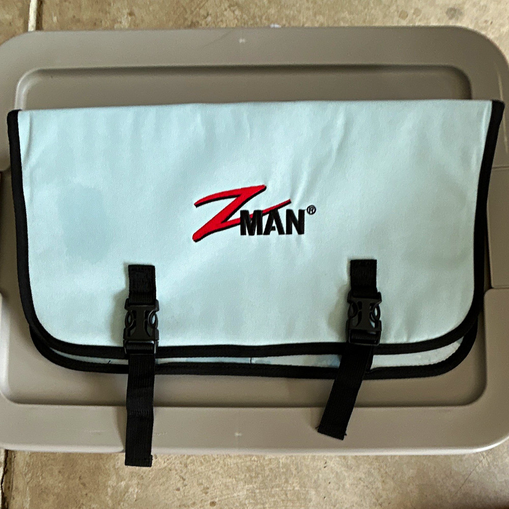 Z-Man Bait Binderz Soft-Sided Tackle Binder, 4-Pocket Plastic, Light Blue/Black