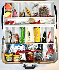 187-Piece BASS TROUT TACKLE BOX FISHING KIT Lures Crankbait Spinner Spoon Etc