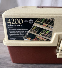 Vintage Plano Model 4200 Fishing Tackle Box w/ 2 Fold Out Trays and Dividers