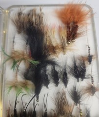 Flambeau Outdoors Streamside Fly Box Ripple Foam whit 39 flys
