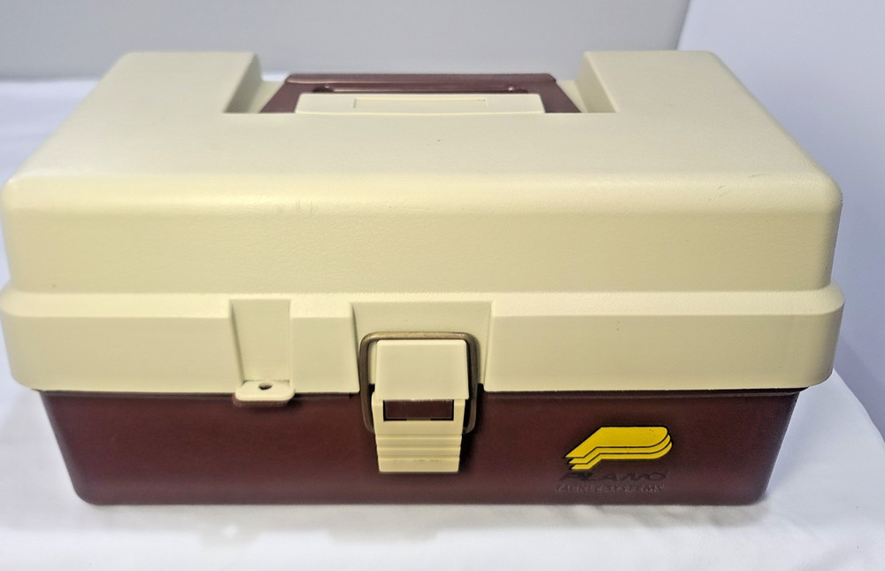 PLANO 3200 FISHING TACKLE BOX, Tan & Brown Pre-Owned Great Condition