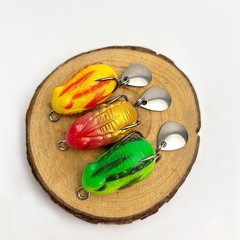 Silicone Topwater Frog Fishing Lure 4g with Enhanced Visibility Spinner Feature