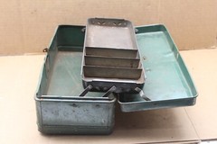 VINTAGE GREEN METAL FISHING TACKAL BOX TOOL BOX LURES STORAGE CHEST