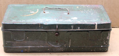 VINTAGE GREEN METAL FISHING TACKAL BOX TOOL BOX LURES STORAGE CHEST