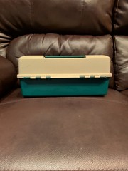 Vintage Plano tackle box Model 4100 Tan And Green 1 Tray
