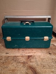 UMCO 1000U Fishing Tackle Box Cantilever Tray Packed With Good Lures Vintage