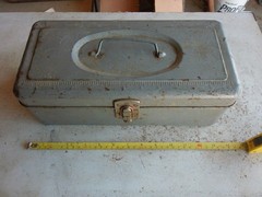 Vintage Metal Tacklebox 6 x 13 x 5 Lot 26-12-B
