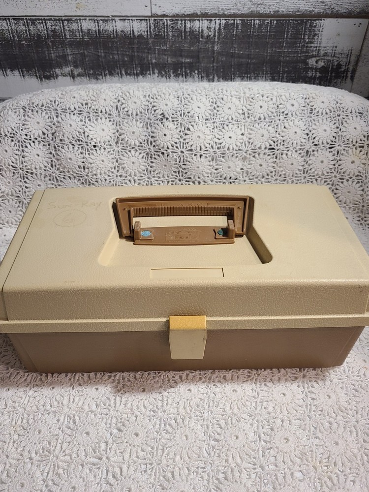 VINTAGE PLANO MODEL 5000 LIFT TRAY PLASTIC FISHING TACKLE BOX STORAGE