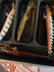 Vintage UMCO Model 10IF-1 Two Sided Aluminum Terminal Tackle Box / 8 Lures