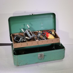 VINTAGE METAL GREEN FISHING TACKLE BOX Tray USA has patina rust