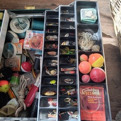 UMCO 900 5 Tray Tacklebox-preowned-good condition- Loaded With Tackle