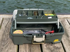 Plano 6201 One-Tray Tackle Box, Bait Storage, Extending Cantilever-tray Design
