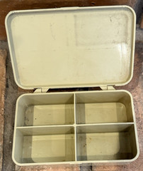 RARE Vtg OLD PAL Plastic Tackle Fishing Lure Storage/Organizer – Beige – 4.5″