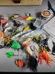 Vintage Old Pal Woodstream 6200 Bass Boss Fishing Tackle Spinner Bait Box EXTRAS
