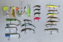 Vintage Plano 3520 Tackle box Tackle-box W/ Tackle 26 Lures !!! Rapala , Rebel