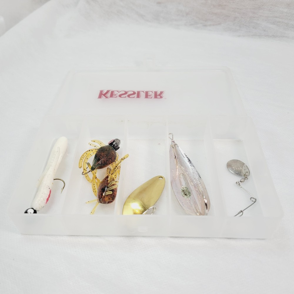Plano 3449 Johnson’s Kessler Whiskey Stowaway Lures & Storage Box Compartment