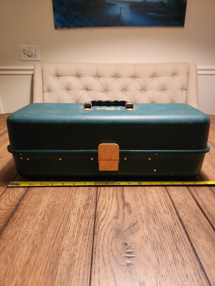 UMCO Corporation Vintage Tackle Box Fishing Gear Green Latch Minneapolis Minn.