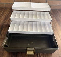 Vintage VLCHEK Plastics Adventurer No. 1753 Fishing Tackle Box – 3 Trays