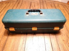 UMCO Corporation Vintage Tackle Box Fishing Gear Green Latch Minneapolis Minn.