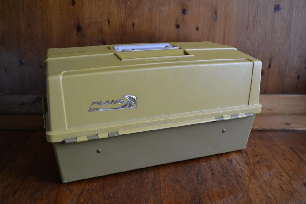 Plano 8106 Fishing Tackle Box 6-Tray Made in USA