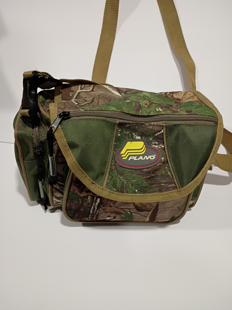 PLANO Soft Sided Box Shoulder/Waist Fishing Bag Camouflage Hunting camo Nice!