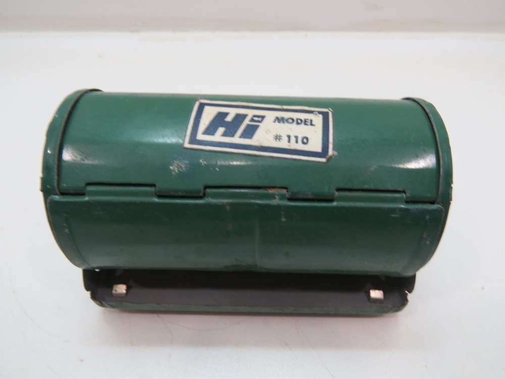 JAPAN HI METAL ROLLING BAIT CONTAINER BELT MOUNT FISHING TACKLE (B2A059D)