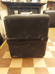 Vintage MILBRO Fishing Plastic Tackle Box + 4 Reels Penn-Morritt-Roddy-Galion
