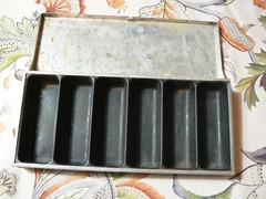 Vintage UMCO Corporation P-60 Aluminum Tackle Box – Small 9″ x 4″ x 1″