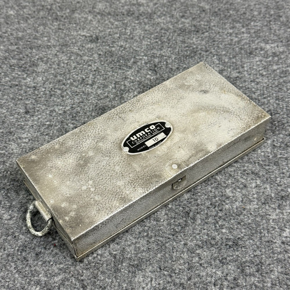 Vintage UMCO Model 10 Aluminum Fishing Tackle Box Utility Case Lures USA READ
