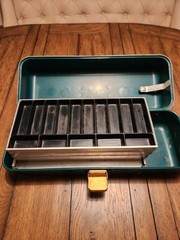 UMCO Corporation Vintage Tackle Box Fishing Gear Green Latch Minneapolis Minn.