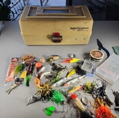 Vintage Old Pal Woodstream 6200 Bass Boss Fishing Tackle Spinner Bait Box EXTRAS