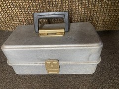 Vintage UMCO 132 A Aluminum Metal Tacklebox Plastic Tray