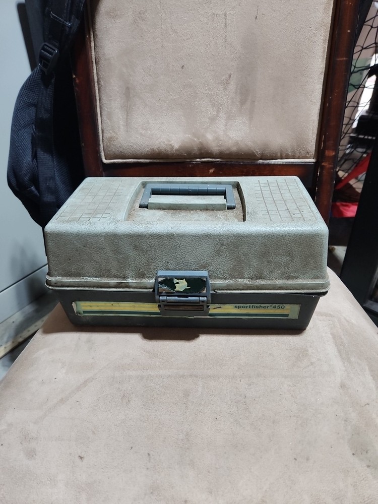 Vintage Sportfisher Tackle Box 450 2 Trays. In VGC. Durable Lid Sprung & Dirty