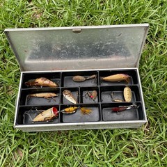 Vintage UMCO #11 Small Aluminum 2 Sided Fishing Tackle Box USA With 18 Lures