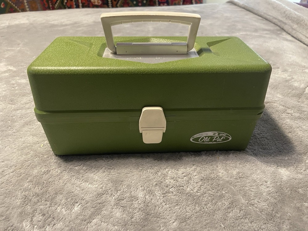 Old Pal Woodstream 1060 Vintage Fishing Tackle Box 3 Trays, Green