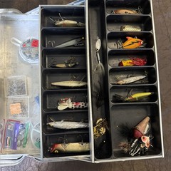 Vintage UMCO 850A Opossum Belly Tackle Box Rare Aluminum Model Assorted Tackle