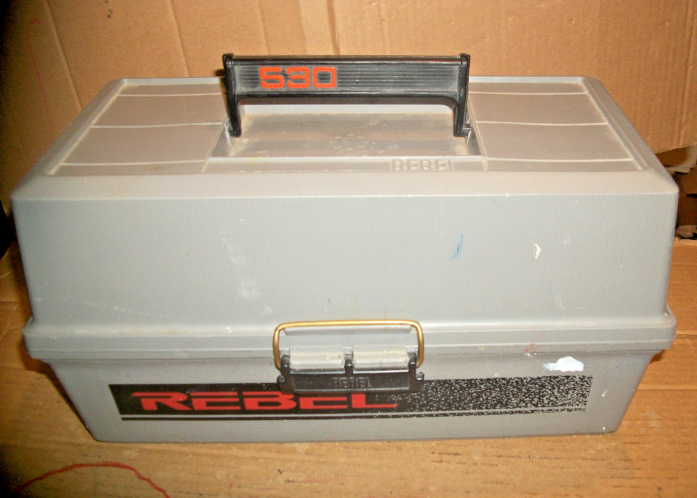 Vintage Rebel #530 Fishing Tackle Box 3 -Tier (Empty)