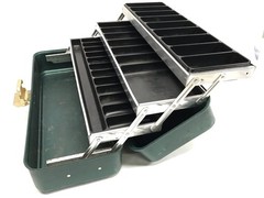 Umco Model 175U Kelly Green Tackle Box Vinyl & Aluminum 26 Compartments