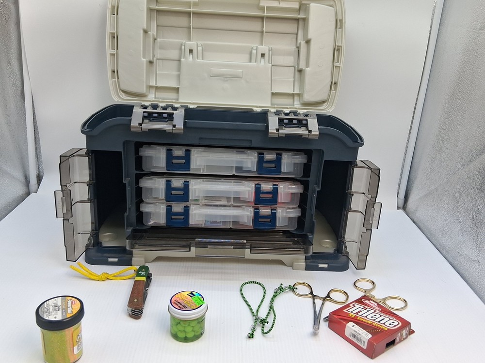 Plano 728 Multi-Compartment Tackle Box with Utility Boxes With Tackle/Bait {D8}