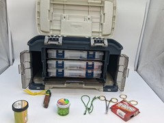 Plano 728 Multi-Compartment Tackle Box with Utility Boxes With Tackle/Bait {D8}