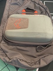 Simms HEADWATERS SLING PACK, R Shoulder, Summer Steelhead/Trout/Bass