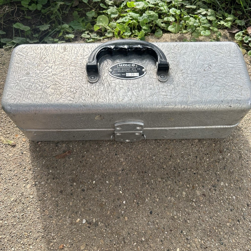 Vintage UMCO 20 Aluminum Tackle Box Upper Midwest Mfg Co Fishing USA Made