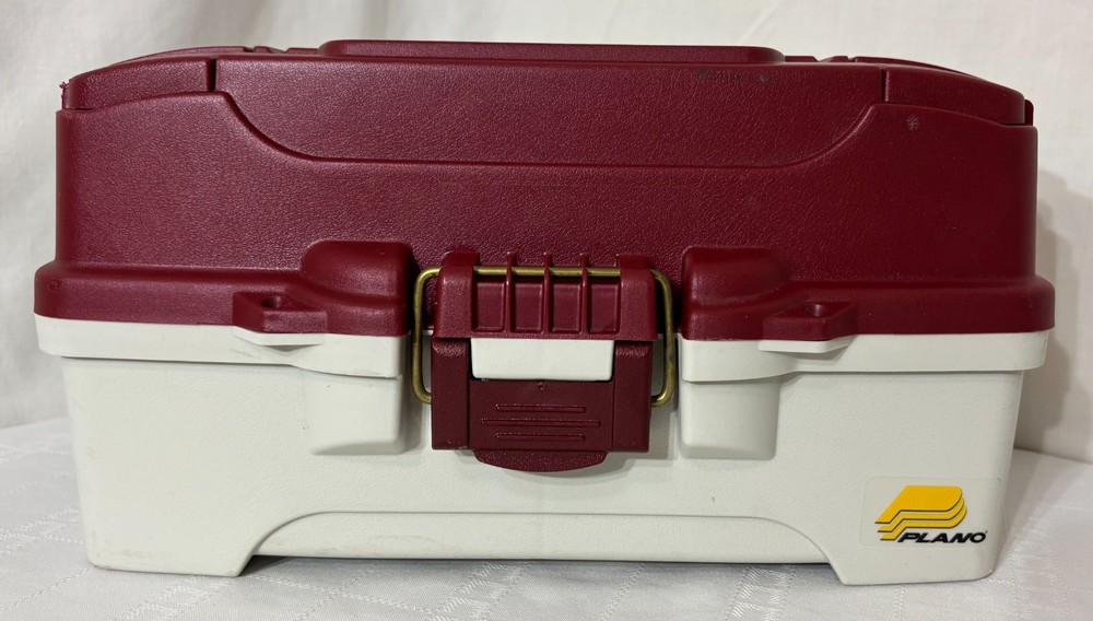 USED PLANO RED & WHITE TACKLE BOX MODEL 6201 ONE TRAY CANTILEVER FISHING GEAR